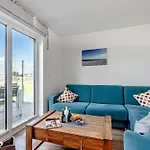 An Der Ostsee By Seeblick Ferien Oro, Direkte Wasserlage,sauna, E-saeule * Ольпениц
