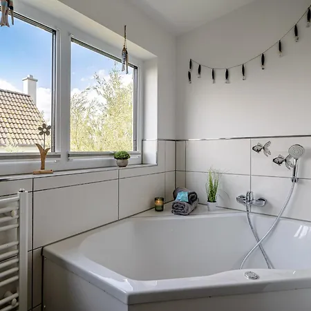 Dom wakacyjny An Der Ostsee By Seeblick Ferien Oro, Direkte Wasserlage,sauna, E-saeule